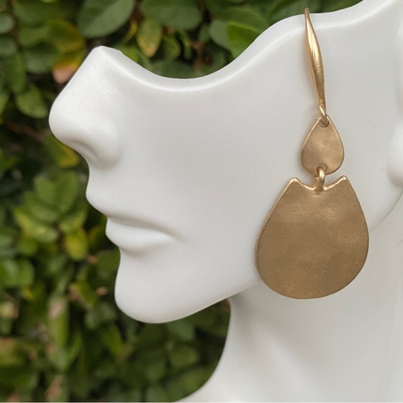 Anthropologie Jewelry - Anthropologie gold drop earrings teardrop metal shape hammered hooks jewelry